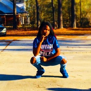 Meet your Posher, Kenisha